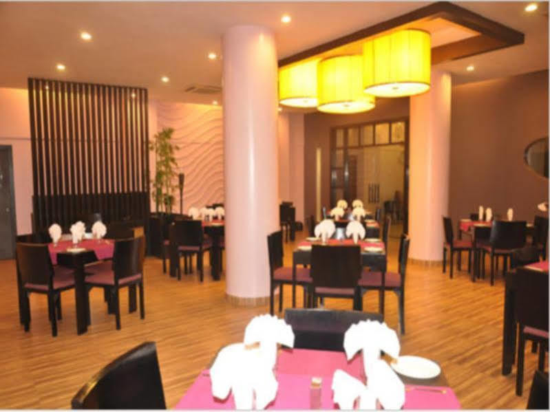 Hotel Amber Rudrapur Exteriör bild
